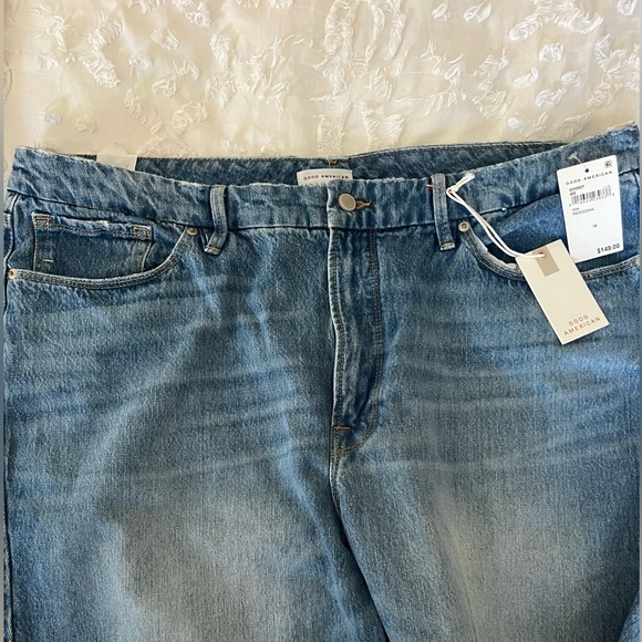 Good American Straight Leg Jeans - Picture 6 of 9